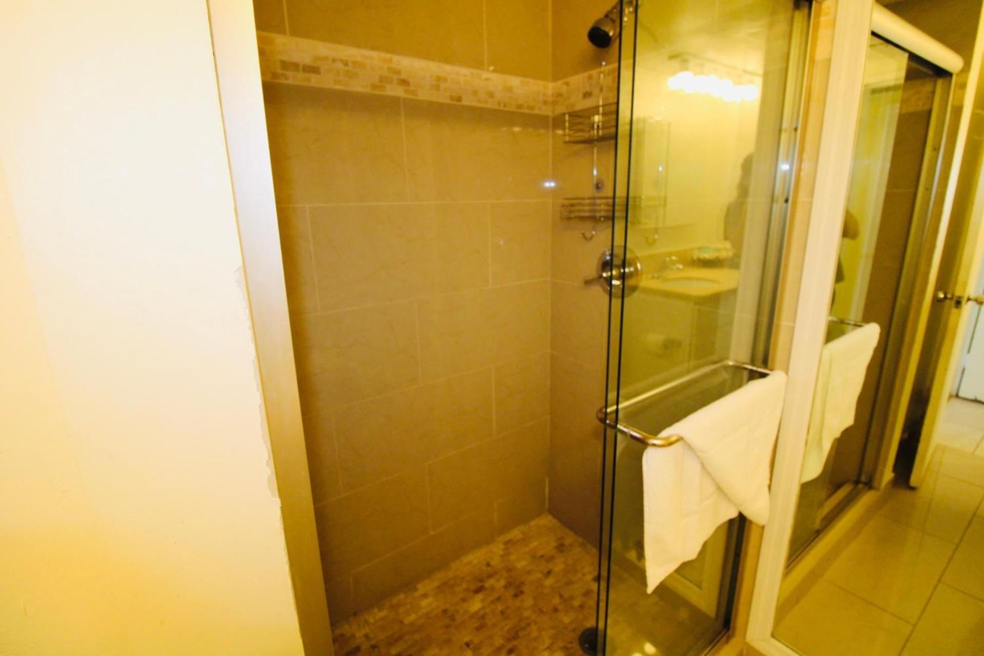 Alexander 1211 Beachfront Condo With Direct Beach Access, 2 Pools, Sauna, Gym Miami Beach Exterior photo
